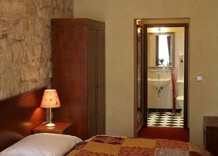 فندق Rous 4*