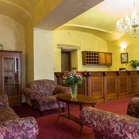 Rous Hotell