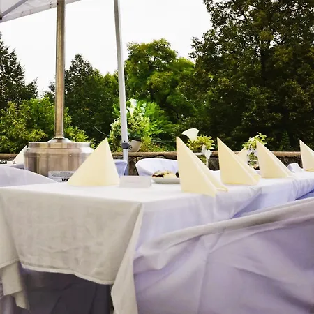 Hotel Rous Pilzno