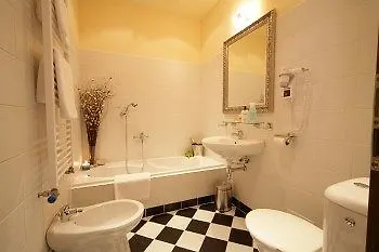 Rous Hotel